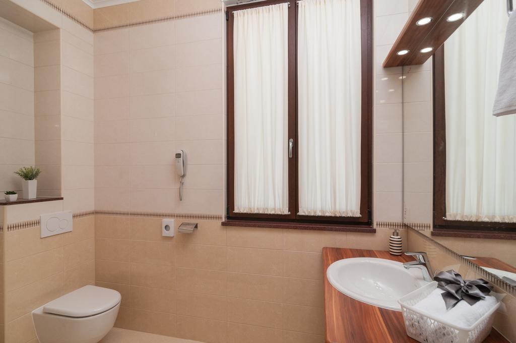 Luxury Rooms Near The Beach3 Split Exterior photo