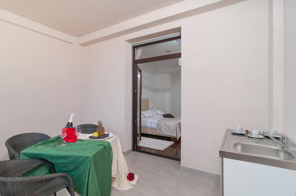 Luxury Rooms Near The Beach3 Split Exterior photo
